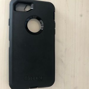 Otterbox defender case for iphone 8/7
